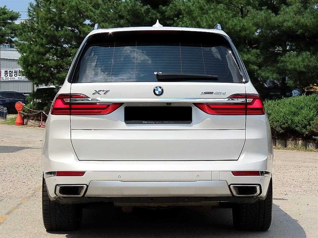 BMW X7 — photo 04