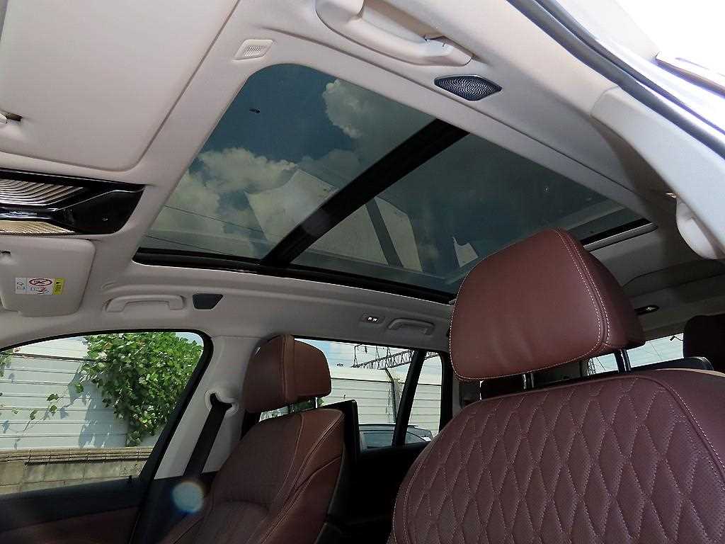 BMW X7 — photo 18