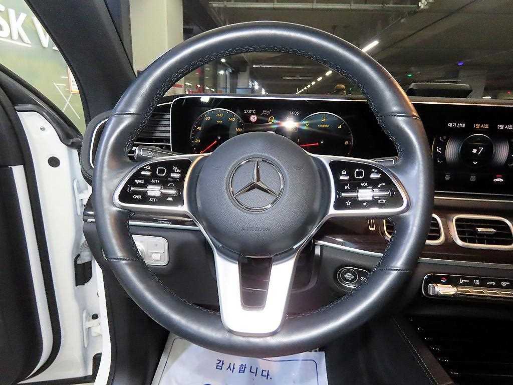 Mercedes-Benz GLE-Class — photo 08