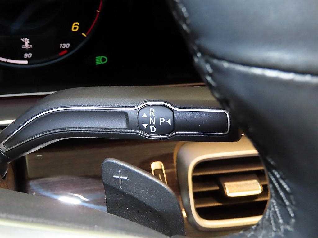 Mercedes-Benz GLE-Class — photo 12