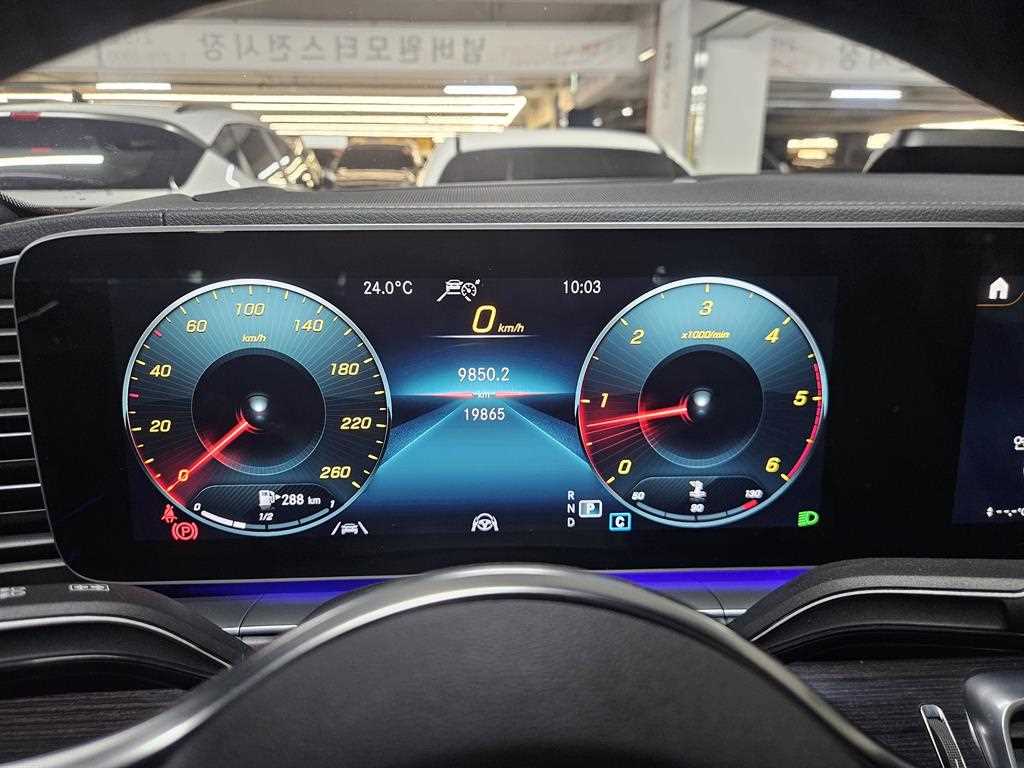Mercedes-Benz GLE-Class — photo 19