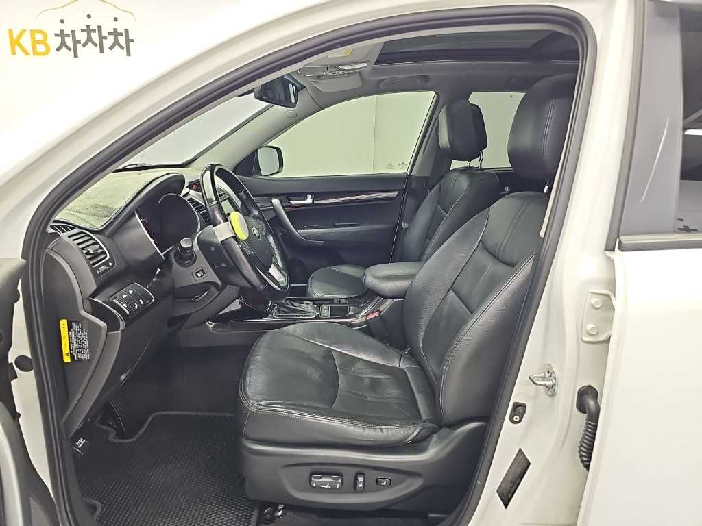 Kia Sorento — photo 11