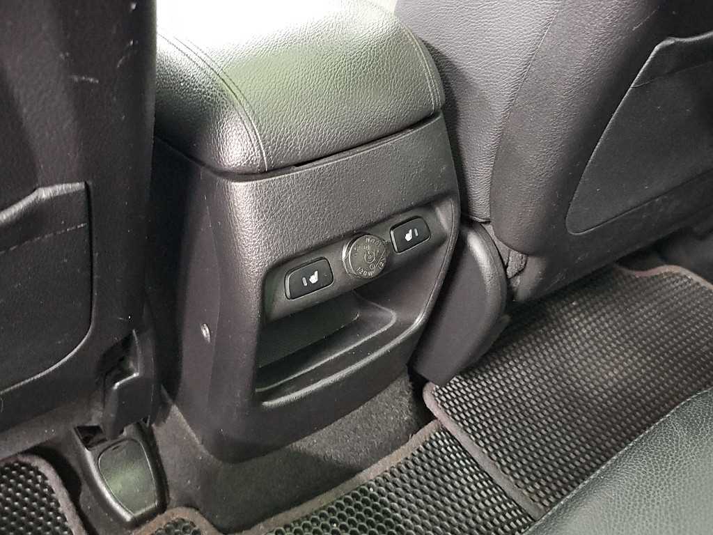 Kia Sorento — photo 13