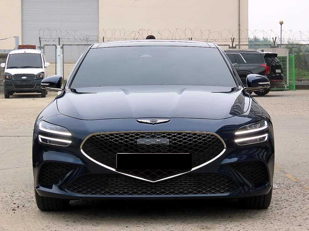 Genesis G70 — photo 01