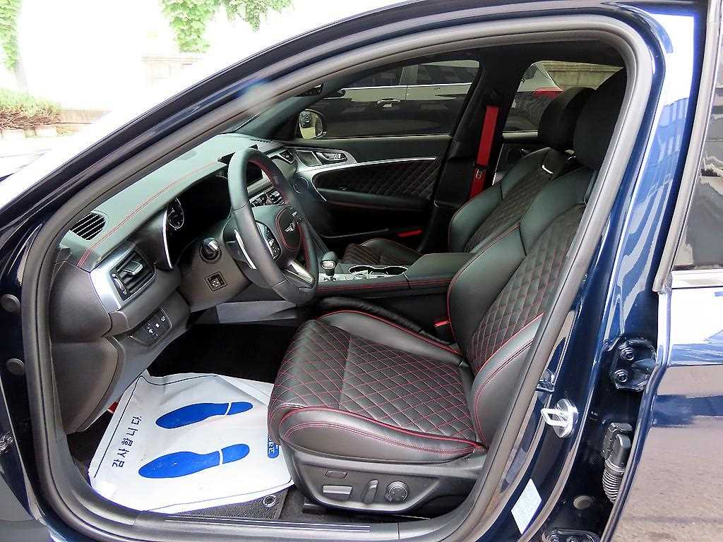 Genesis G70 — photo 05