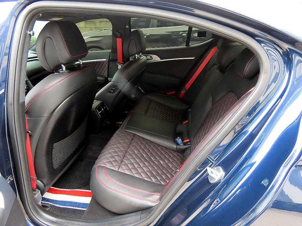 Genesis G70 — photo 06
