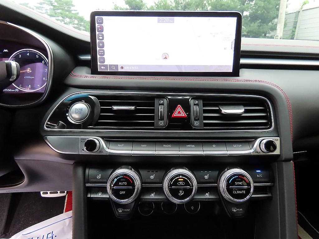 Genesis G70 — photo 12