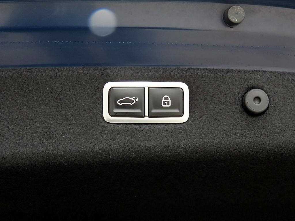 Genesis G70 — photo 16
