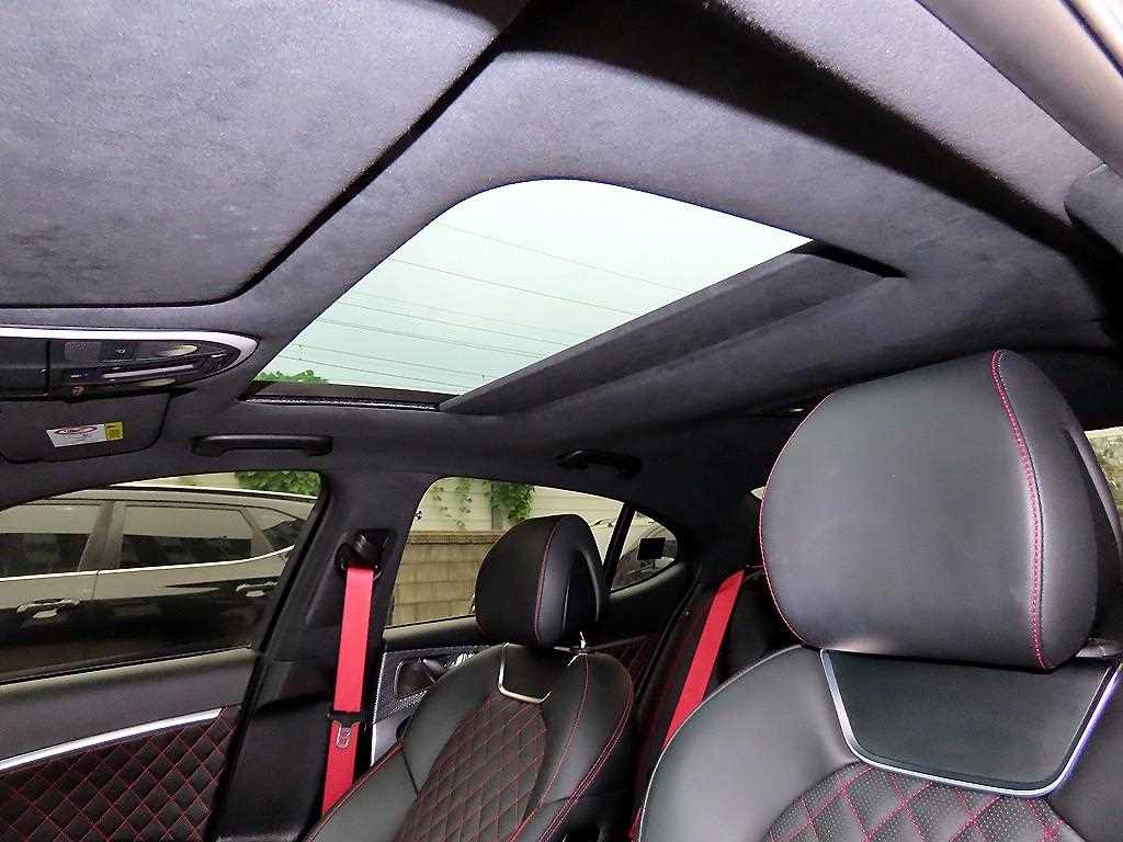 Genesis G70 — photo 17