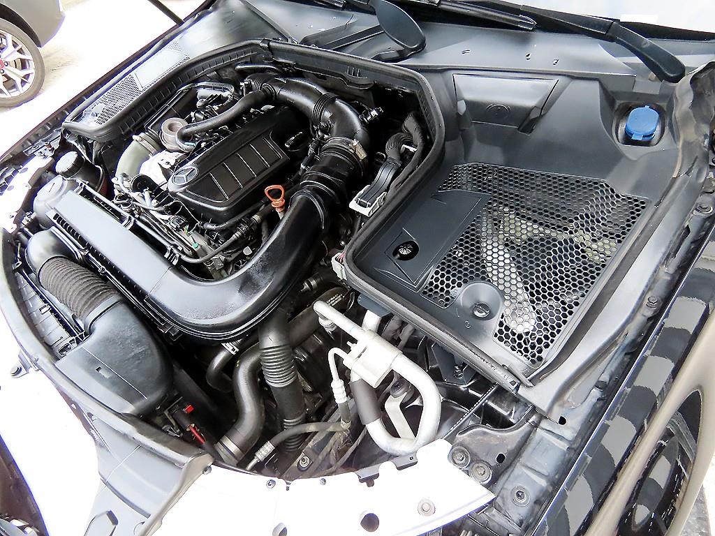 Mercedes-Benz C-Class — photo 18