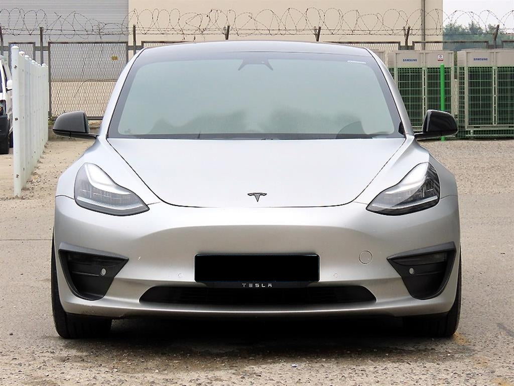 Tesla Model 3 — photo 01
