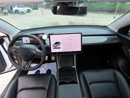 Tesla Model 3 — photo 07