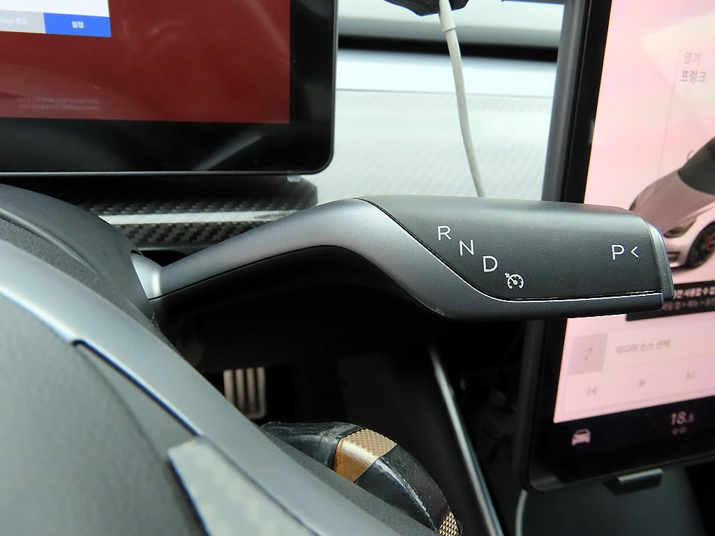 Tesla Model 3 — photo 10