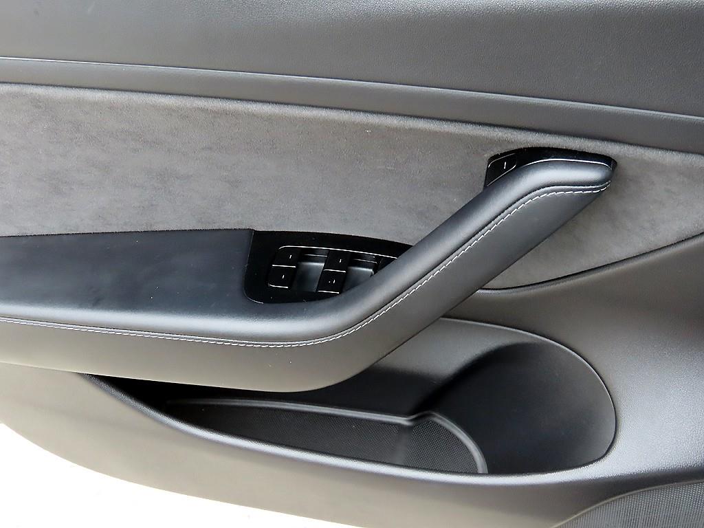 Tesla Model 3 — photo 11