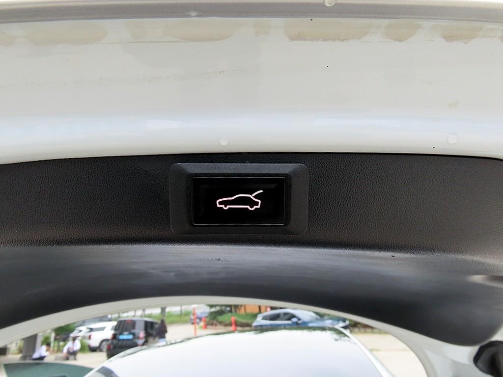 Tesla Model 3 — photo 14