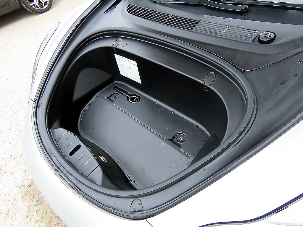 Tesla Model 3 — photo 19