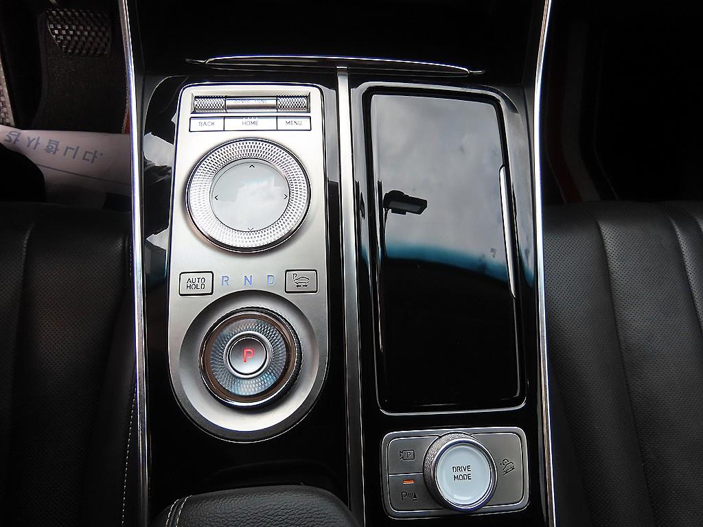 Genesis GV80 — photo 10