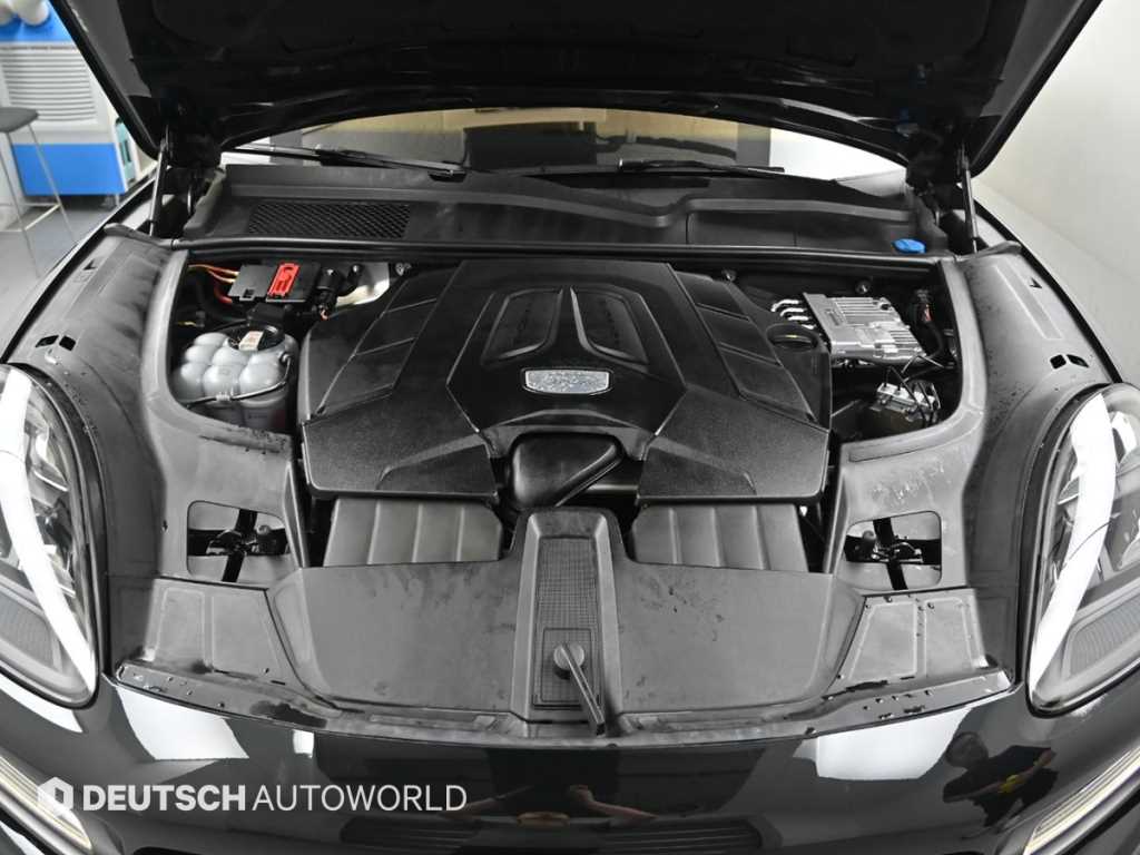 Porsche Cayenne — photo 06