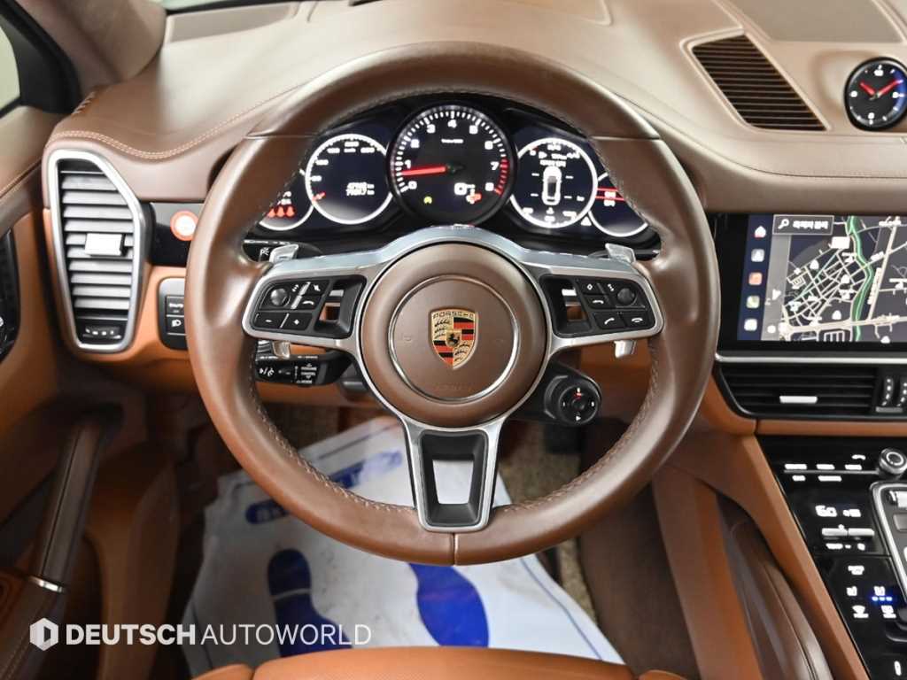 Porsche Cayenne — photo 13