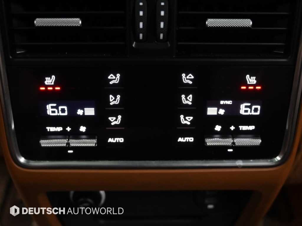 Porsche Cayenne — photo 16