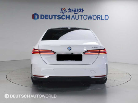 BMW 5-Series — photo 04