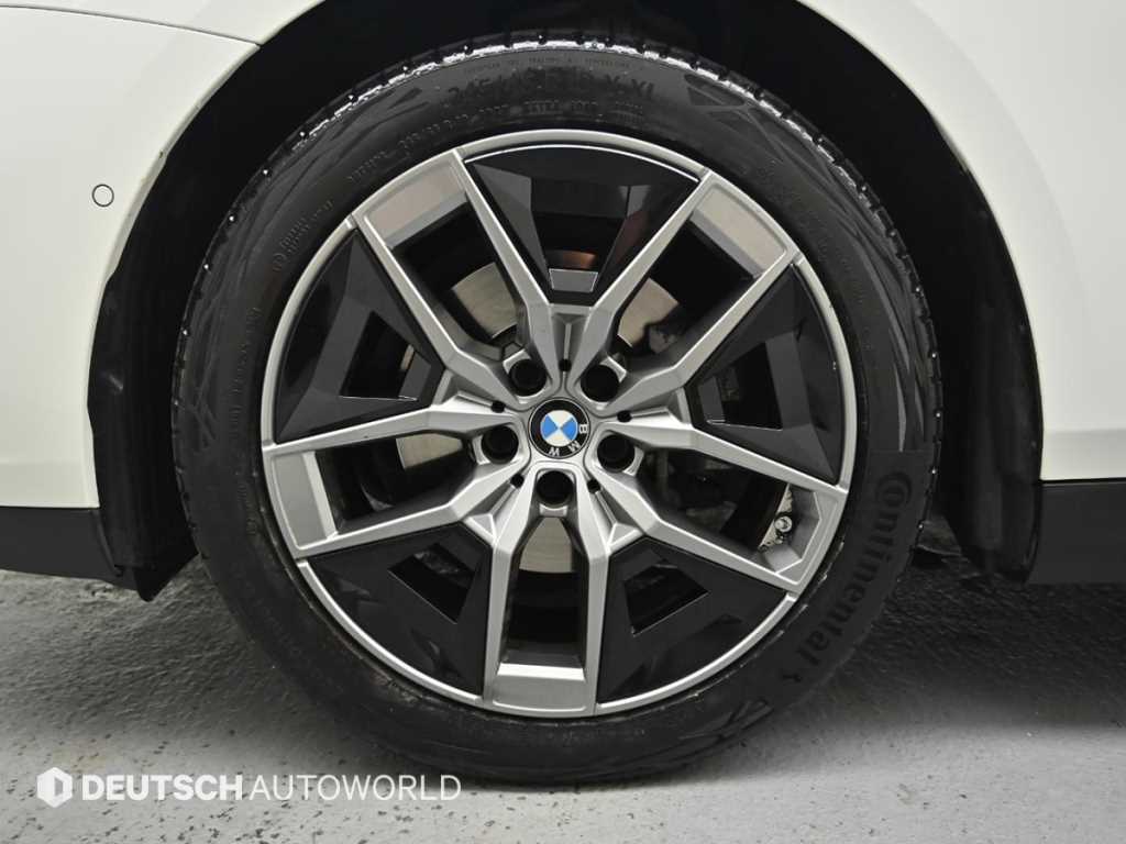 BMW 5-Series — photo 05