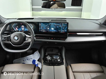 BMW 5-Series — photo 07
