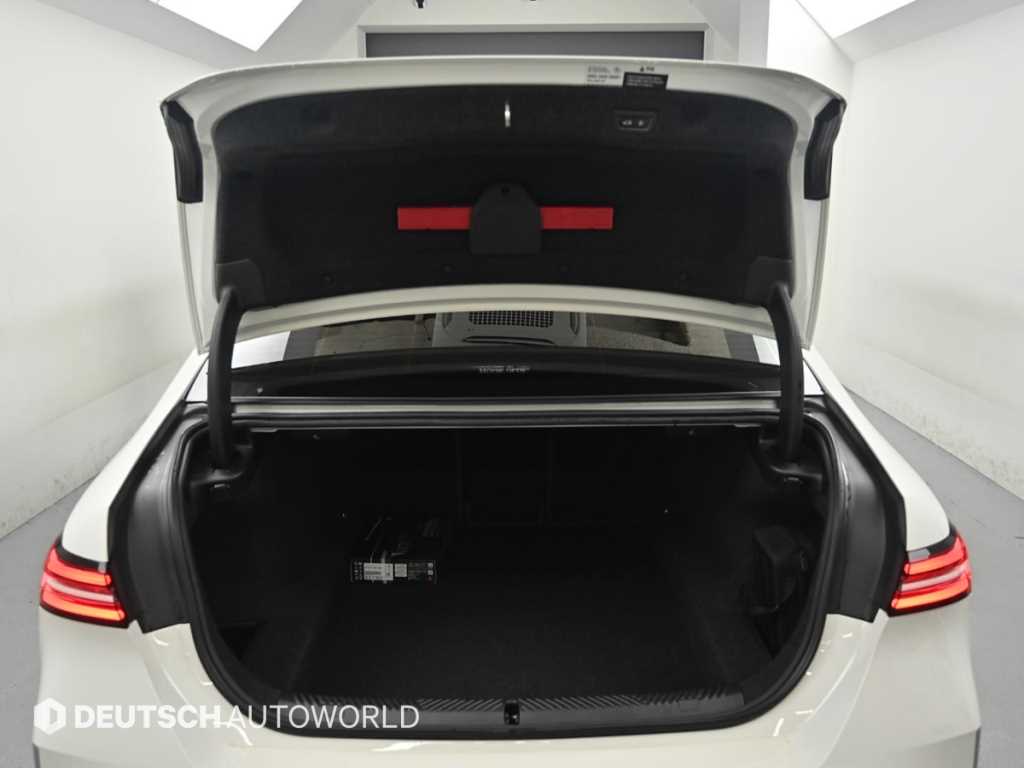 BMW 5-Series — photo 19