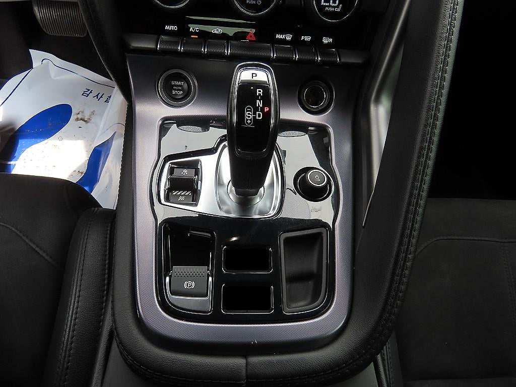 Jaguar F-TYPE — photo 09