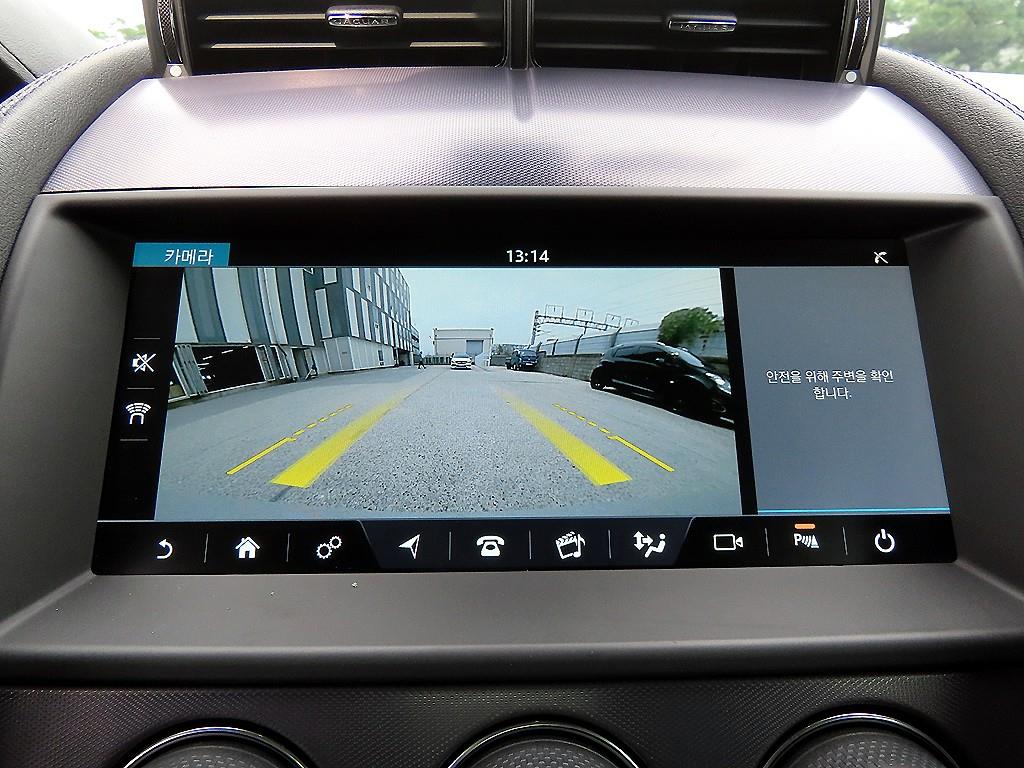 Jaguar F-TYPE — photo 14