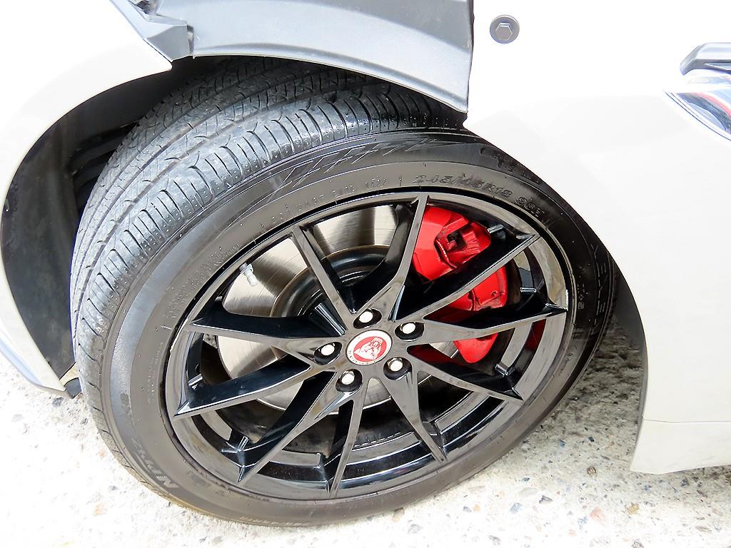 Jaguar F-TYPE — photo 17