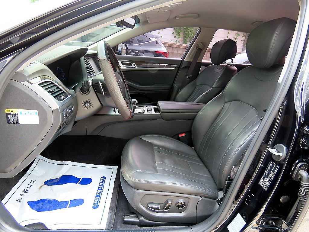 Genesis G80 — photo 05