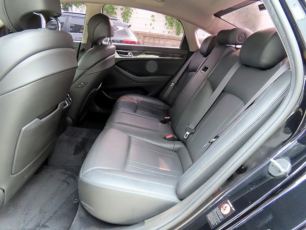 Genesis G80 — photo 06