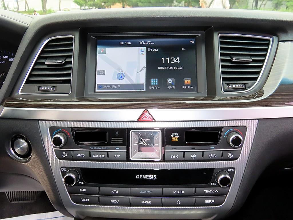 Genesis G80 — photo 13