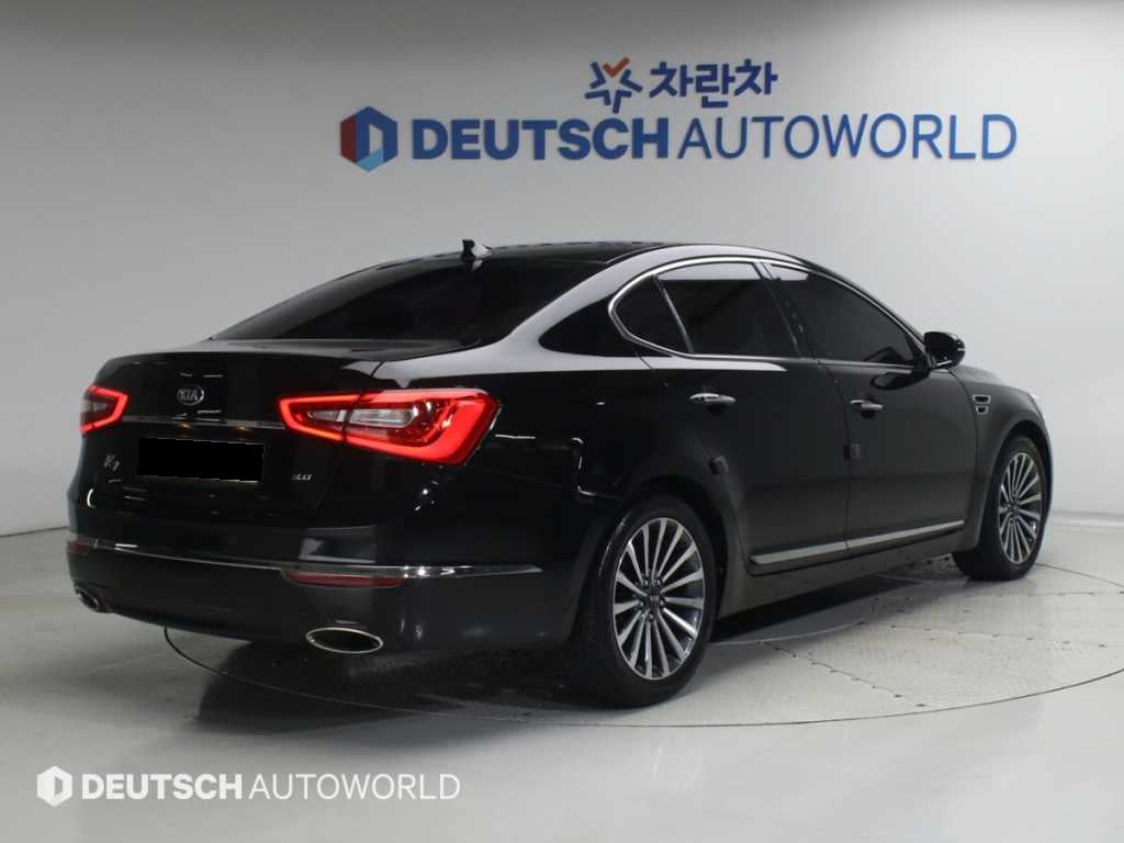 Kia K7 — photo 02