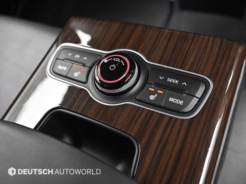 Kia K7 — photo 16