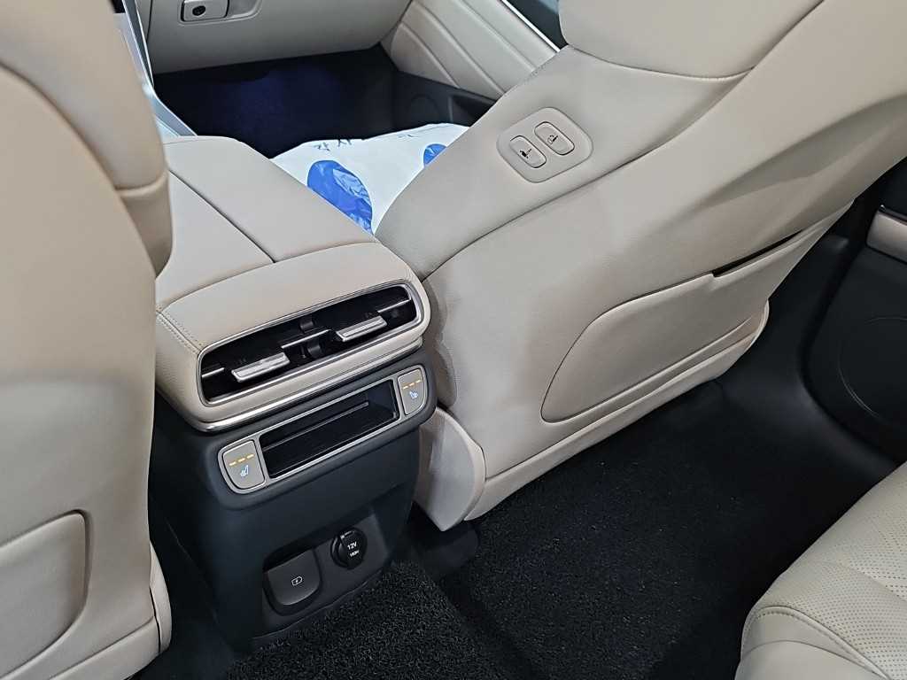 Genesis GV80 — photo 14