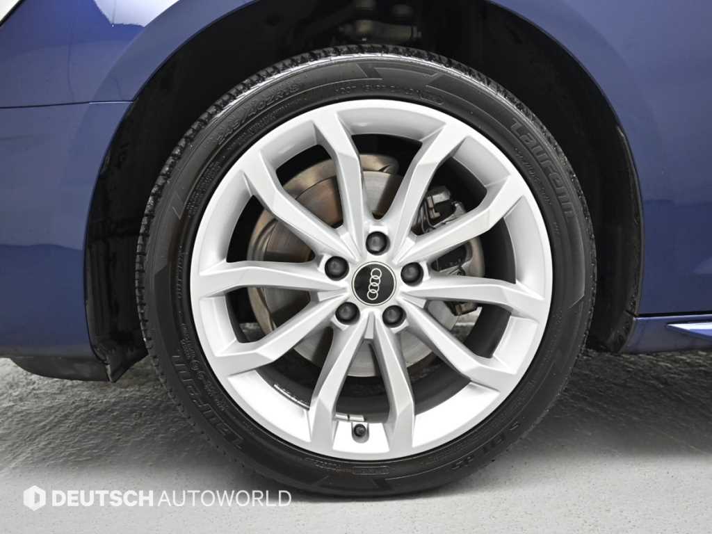 Audi A4 — photo 05