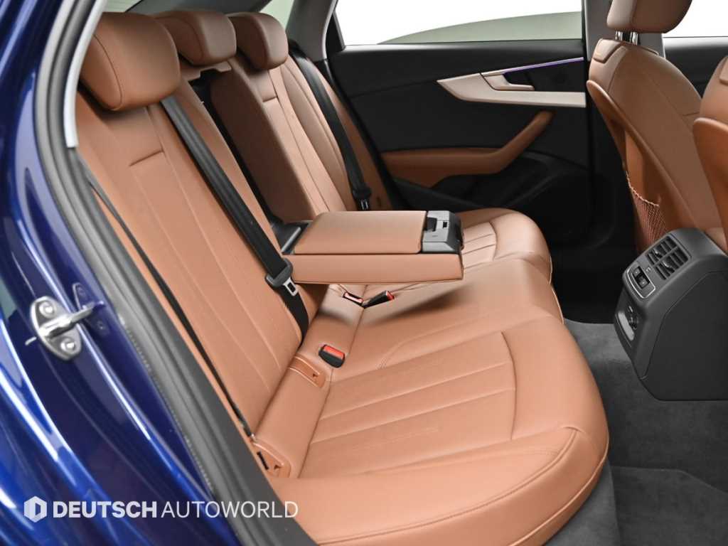 Audi A4 — photo 12