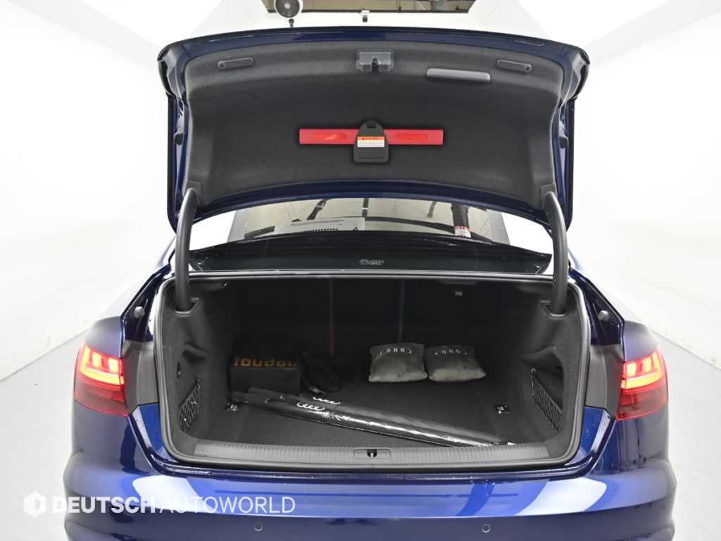 Audi A4 — photo 19
