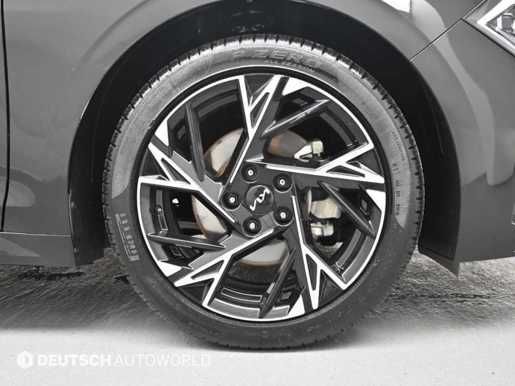 Kia K5 — photo 05