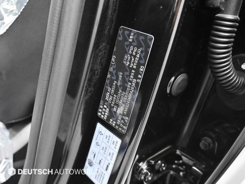 Kia K5 — photo 20