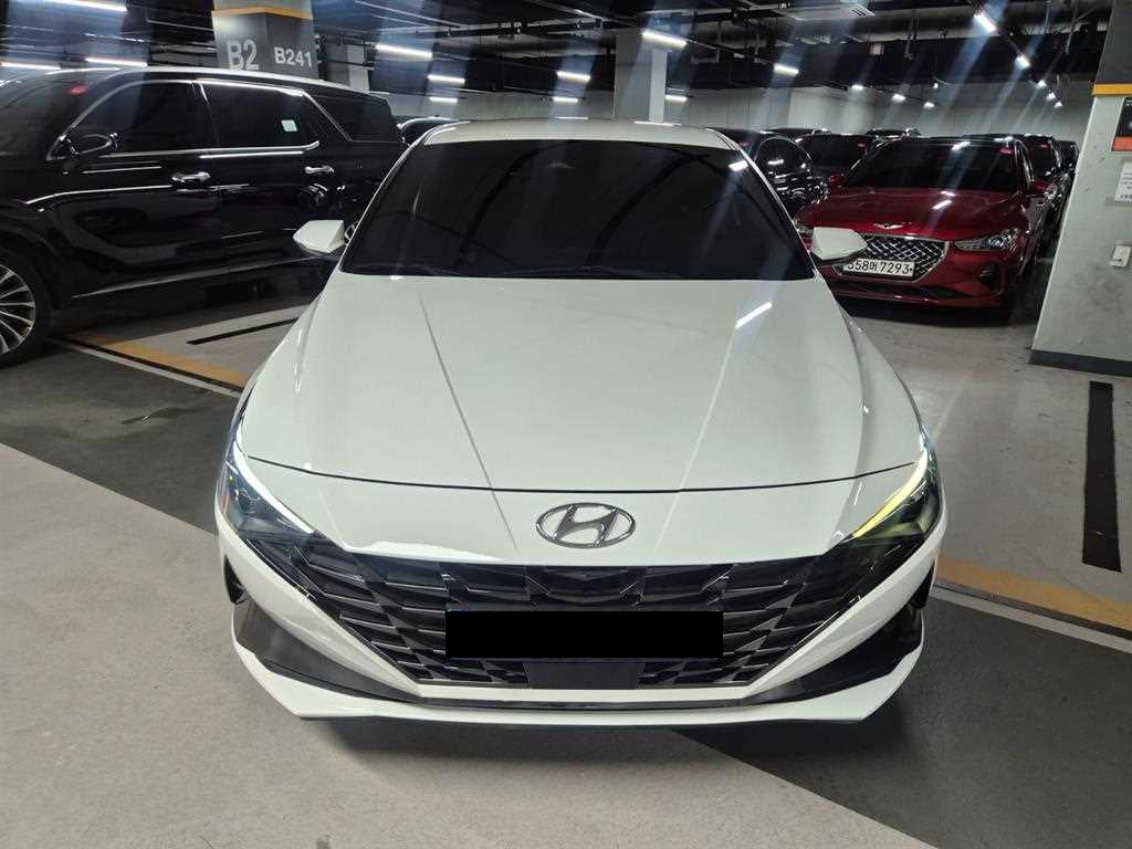 Hyundai Avante — photo 03