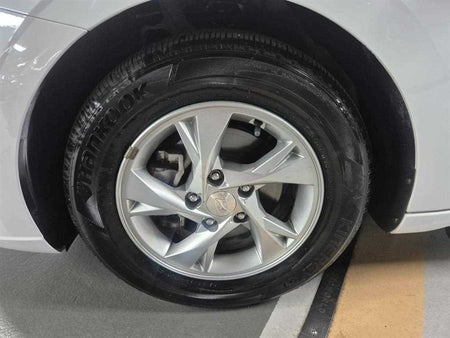 Hyundai Avante — photo 05