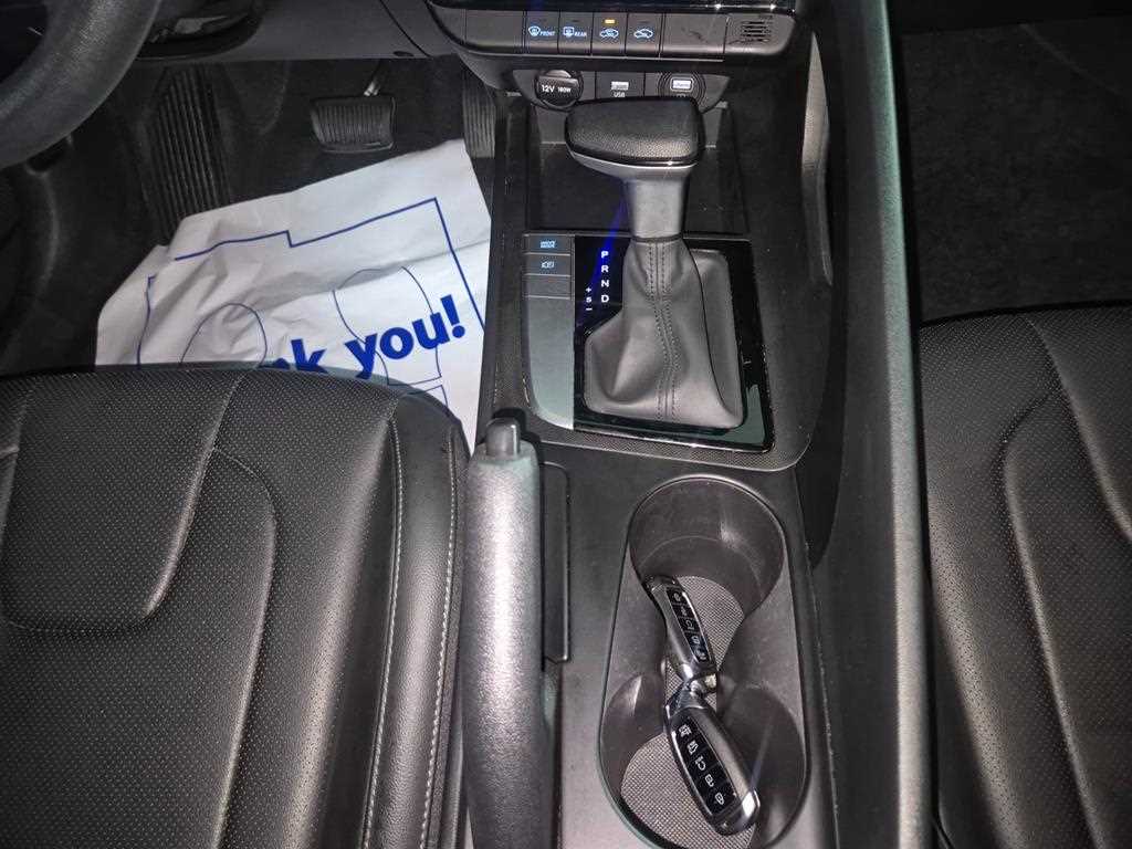 Hyundai Avante — photo 09