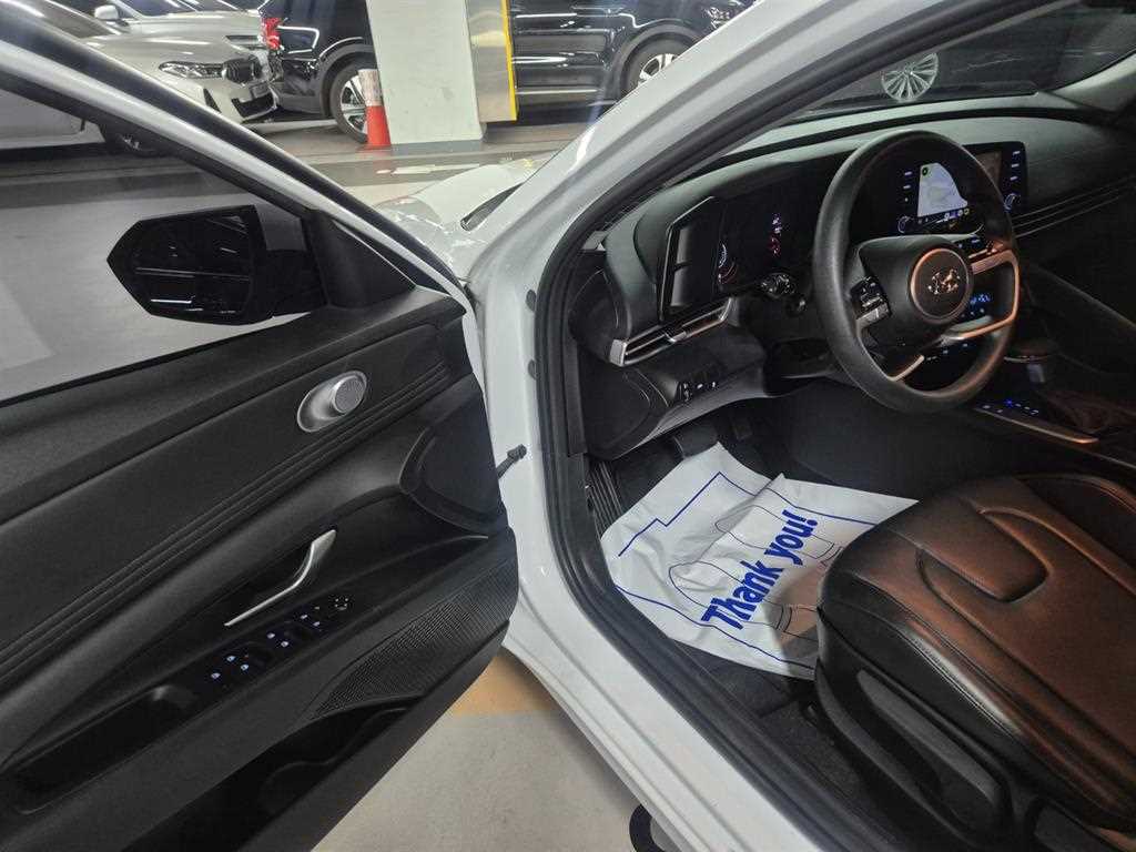 Hyundai Avante — photo 11