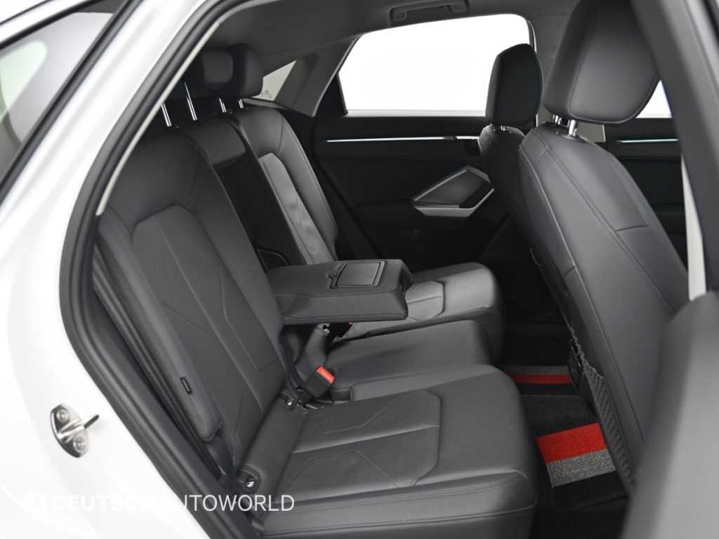 Audi Q3 — photo 12