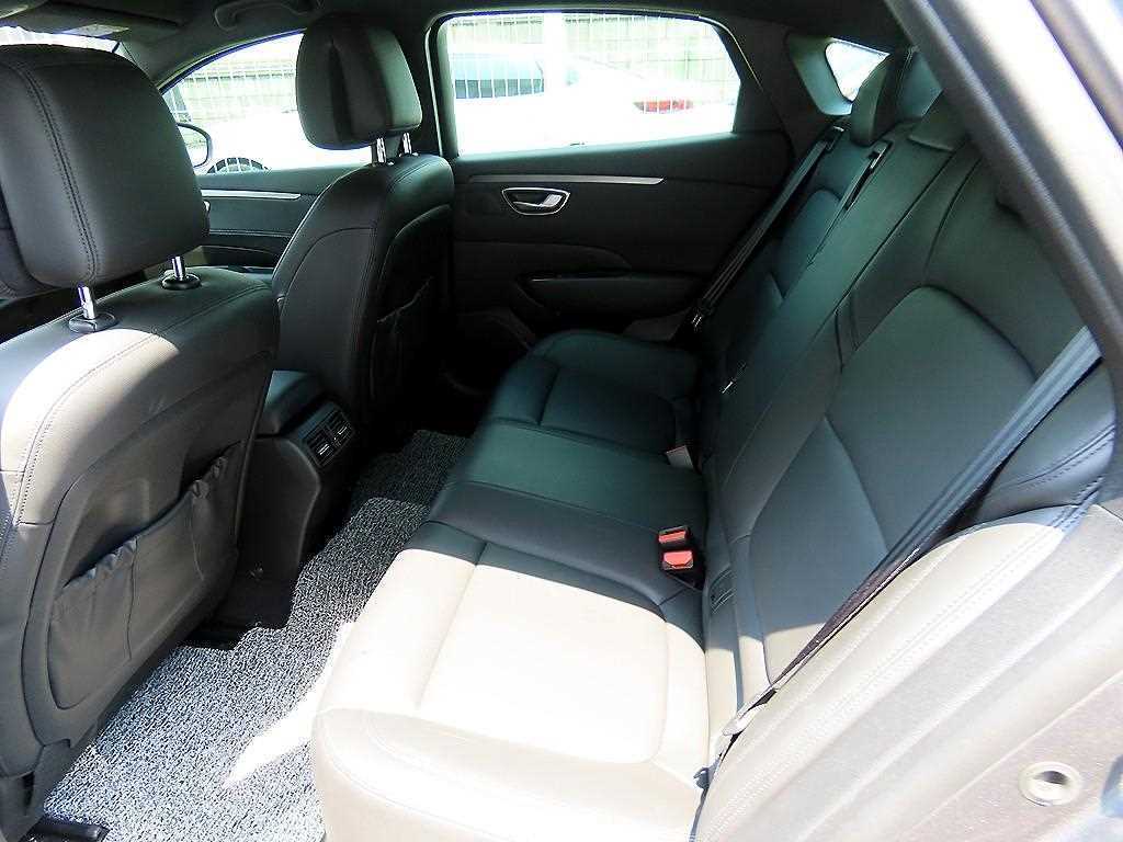 RENAULT SM6 — photo 06