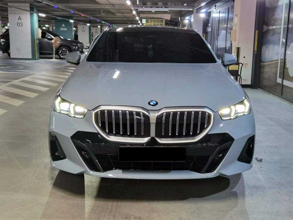 BMW 5-Series — photo 02