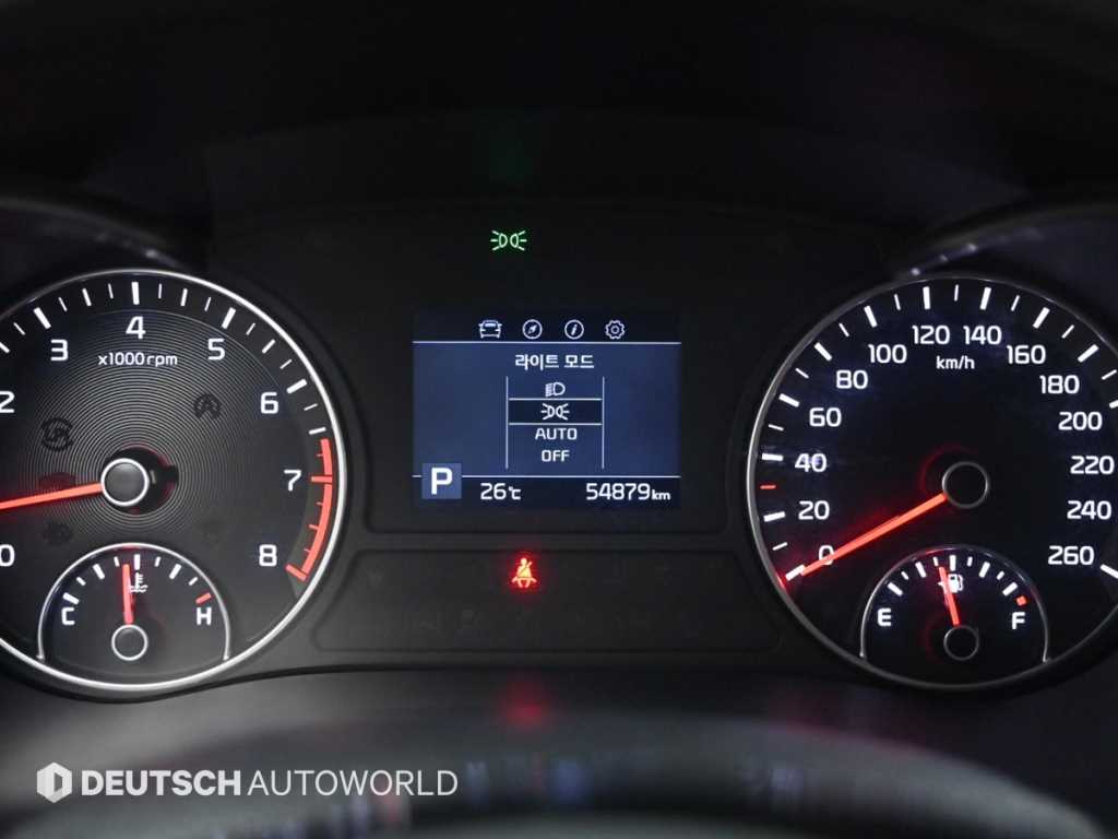 Kia K5 — photo 09